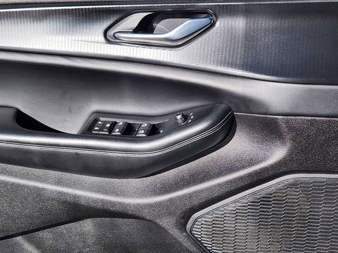 Used 2023 Jeep Grand Cherokee L Laredo image 6