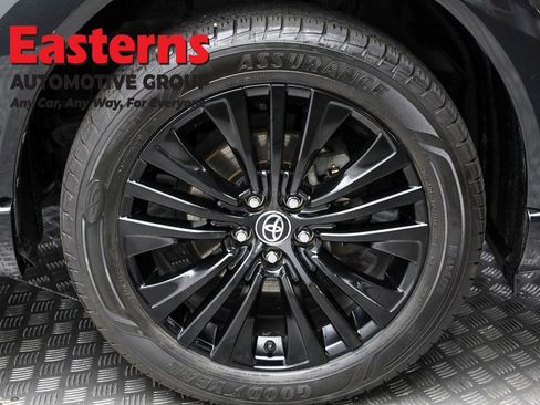 Used 2023 Toyota Venza Nightshade image 30