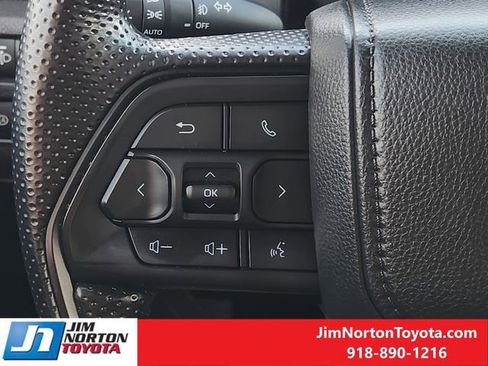 Used 2025 Toyota Tacoma SR5 AWD/4WD image 28