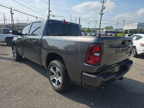 New 2026 RAM 1500 Express AWD/4WD image 5