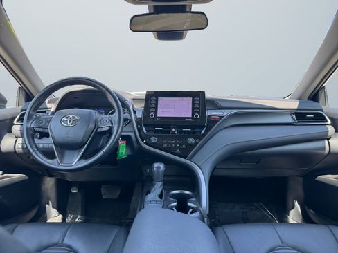 Used 2024 Toyota Camry SE image 10