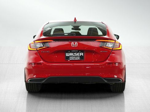 Used 2023 Honda Civic Sport image 4