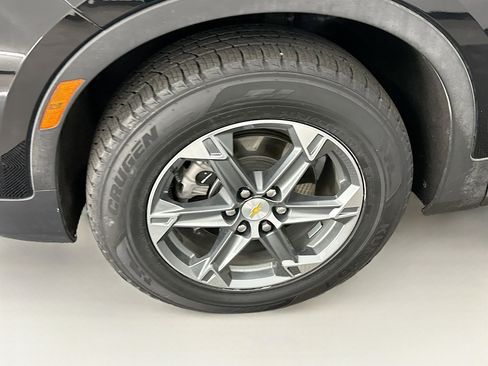 Used 2025 Chevrolet Blazer LT image 11