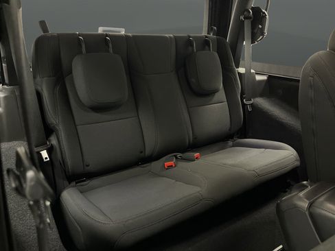 Used 2021 Jeep Wrangler Sport AWD/4WD image 26