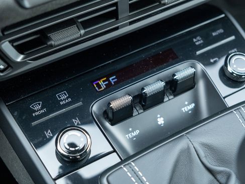 Certified 2024 Porsche 911 GT3 image 32