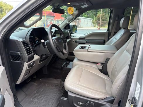 Used 2018 Ford F150 XLT w/ Equipment Group 302A Luxury AWD/4WD image 8