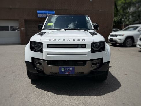 Used 2022 Land Rover Defender 110 X-Dynamic HSE AWD/4WD image 2