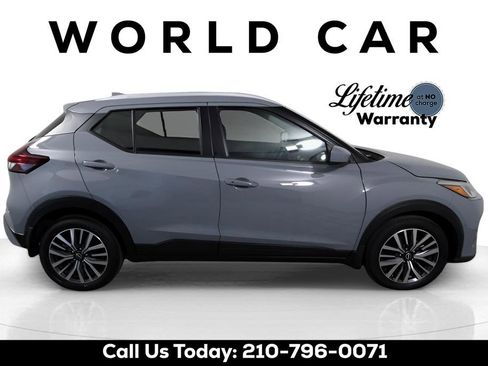 Used 2024 Nissan Kicks SV FWD image 8