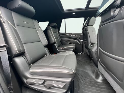 Used 2021 Cadillac Escalade Sport RWD image 29