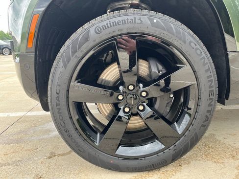 New 2026 Land Rover Defender 130 X-Dynamic SE AWD/4WD image 19