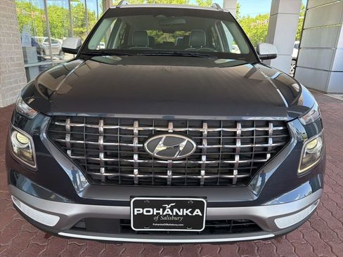 Certified 2024 Hyundai Venue Limited FWD image 14