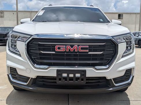 Used 2023 GMC Terrain SLE w/ Driver Convenience Package AWD/4WD image 3