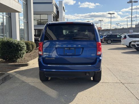 Used 2013 Dodge Grand Caravan SXT image 7