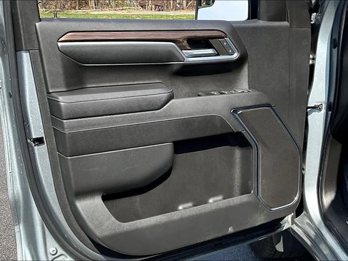 Used 2023 Chevrolet Silverado 1500 RST image 9