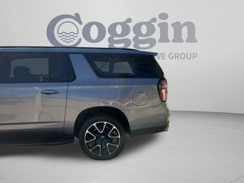 Used 2022 Chevrolet Suburban RST w/ Sport Performance Package AWD/4WD image 31