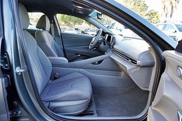 Certified 2026 Hyundai Elantra Sport FWD image 18