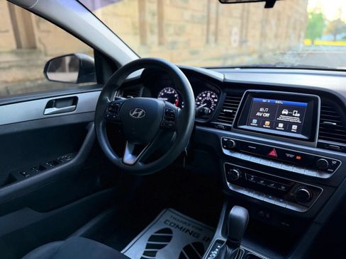 Used 2018 Hyundai Sonata SE FWD image 14