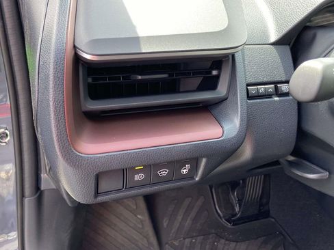 Used 2026 Toyota Prius Plug-In Hybrid image 18