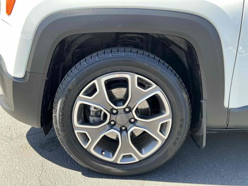 Used 2017 Jeep Renegade Limited FWD image 39