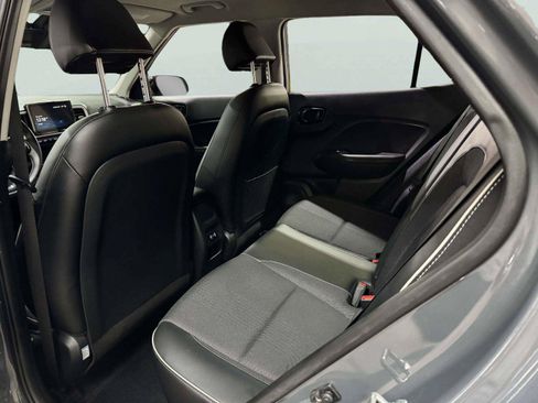 Used 2024 Hyundai Venue Limited FWD image 30