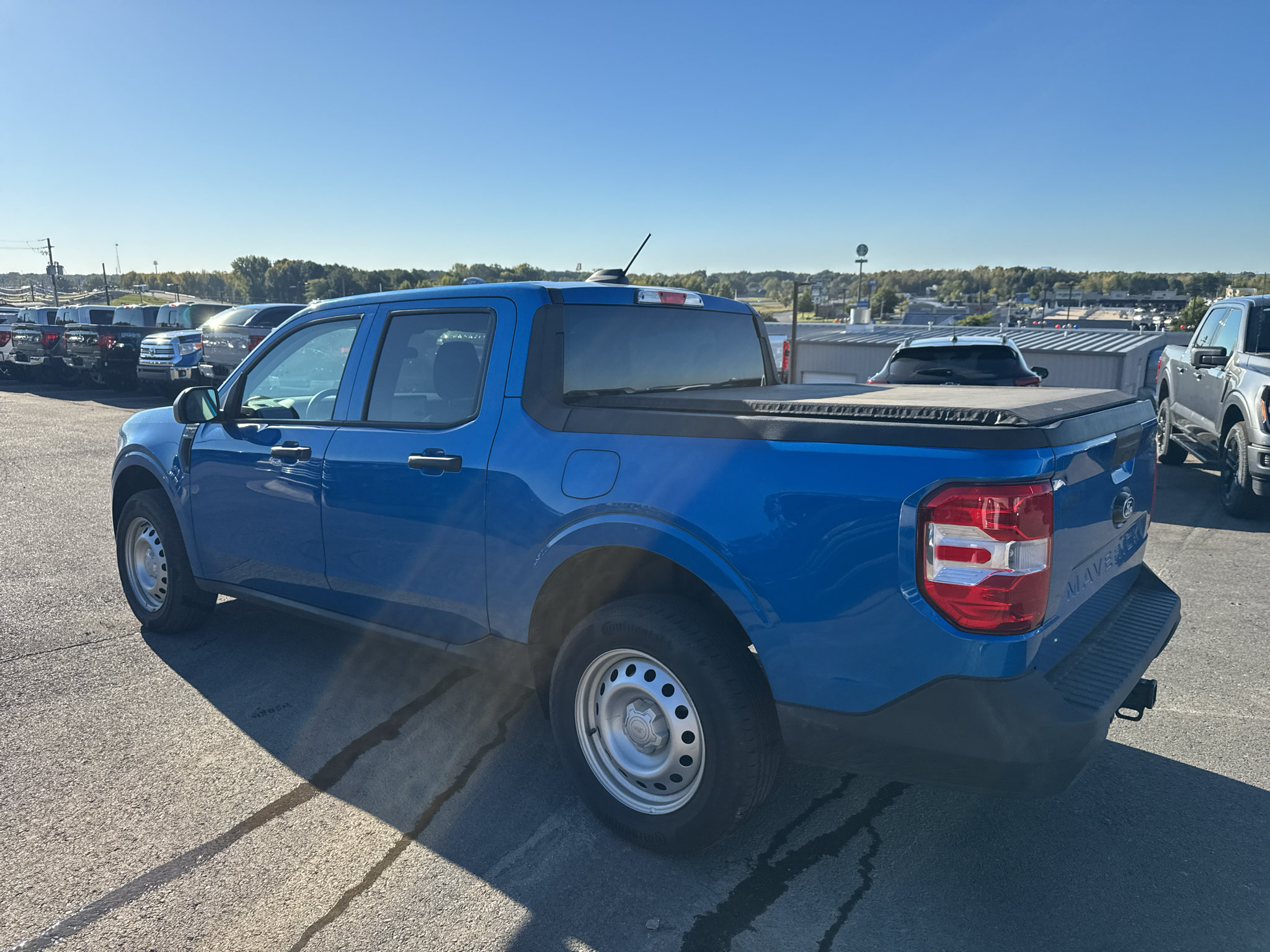 Certified 2025 Ford Maverick XL FWD image 8