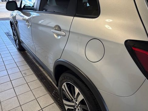 Used 2025 Mitsubishi Outlander Sport AWD image 17