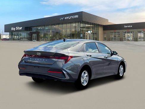 New 2026 Hyundai Elantra SE FWD image 7