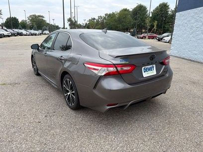 Used 2020 Toyota Camry SE w/ Carpet Mat Package