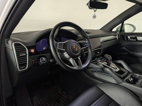 Certified 2023 Porsche Cayenne Platinum Edition AWD/4WD image 4