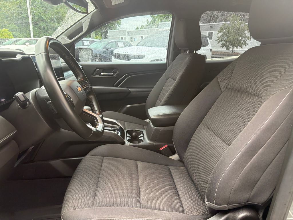 Used 2023 Chevrolet Colorado LT w/ LT Convenience Package II AWD/4WD image 9