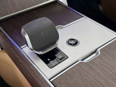 Certified 2025 Land Rover Range Rover Long Wheelbase SE image 36