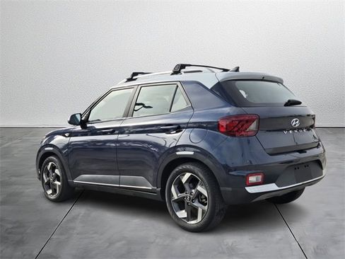 Used 2021 Hyundai Venue Denim image 3