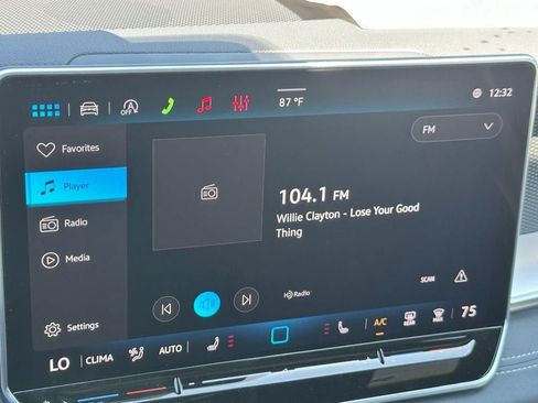 New 2026 Volkswagen Tiguan SE R-Line FWD image 12