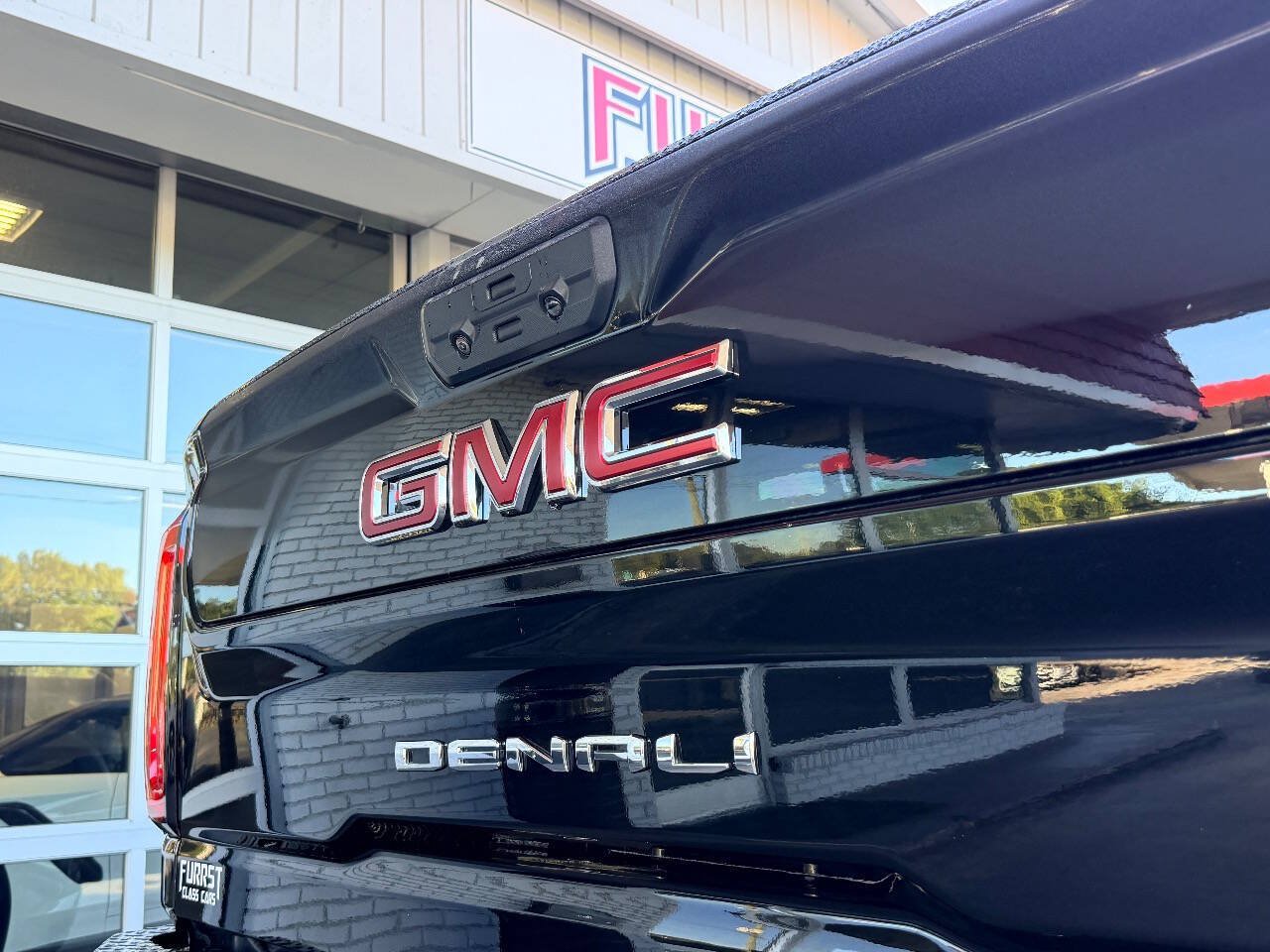 Used 2022 GMC Sierra 3500 Denali w/ Denali Ultimate Package AWD/4WD image 11