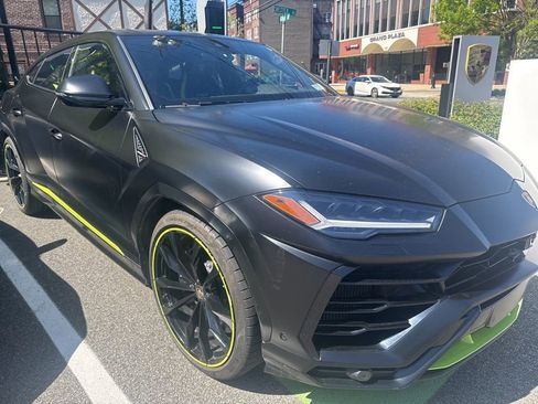 Used 2022 Lamborghini Urus AWD/4WD image 4