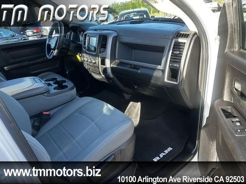 Used 2017 RAM 1500 Express w/ Express Value Package AWD/4WD image 11