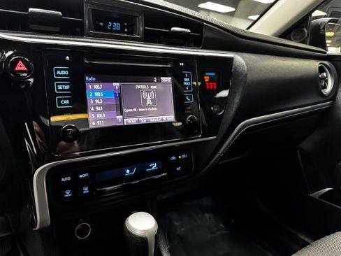 Used 2018 Toyota Corolla SE w/ Body Protection Package FWD image 25