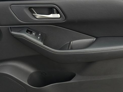 Used 2025 Nissan Rogue SV image 23