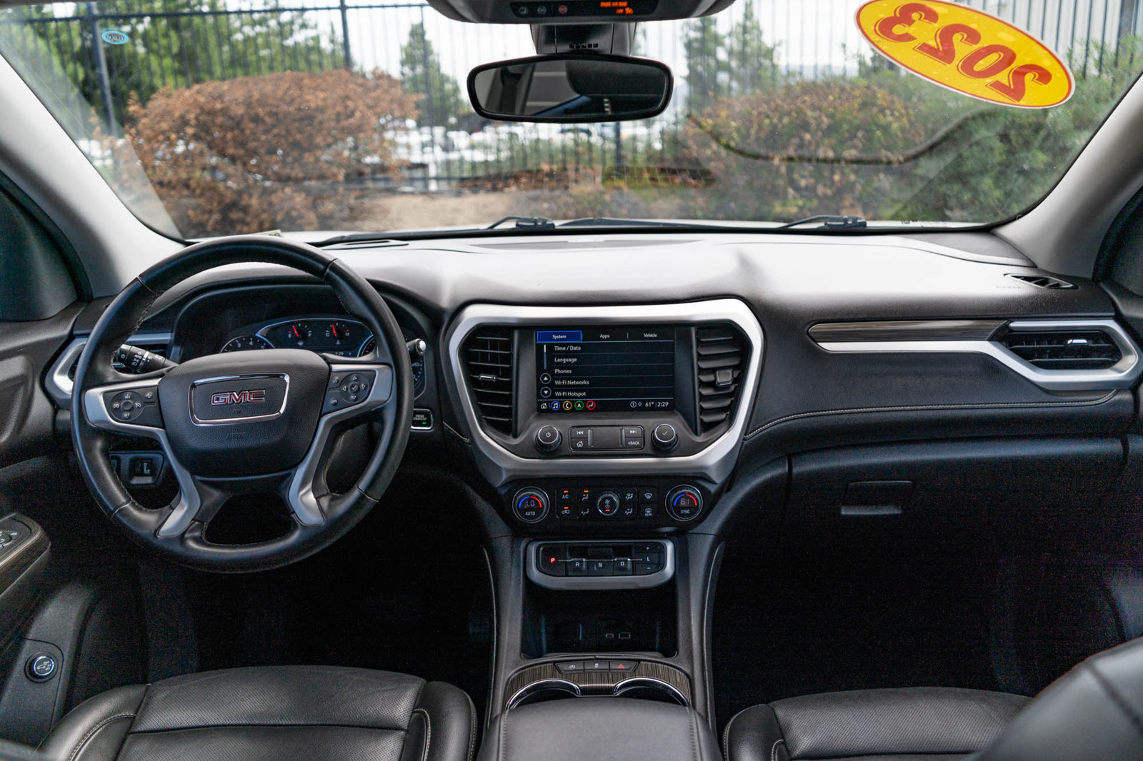 Used 2023 GMC Acadia SLT FWD image 17