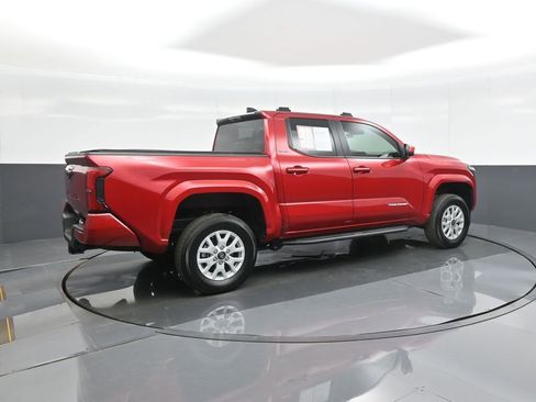 Certified 2024 Toyota Tacoma SR5 AWD/4WD image 7