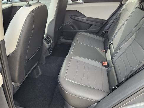 New 2025 Volkswagen Taos SE image 8