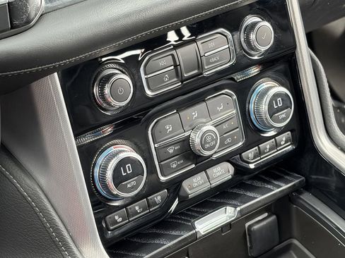 Used 2023 GMC Yukon Denali AWD/4WD image 29