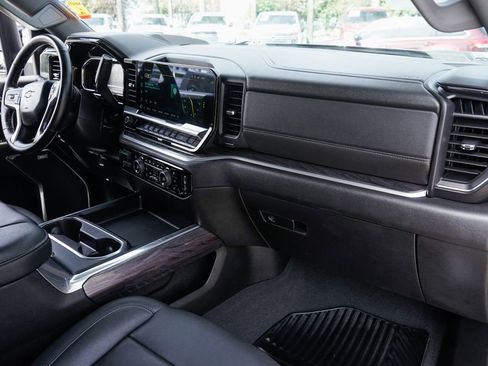 Used 2024 Chevrolet Silverado 2500 LTZ w/ LTZ Premium Package AWD/4WD image 38