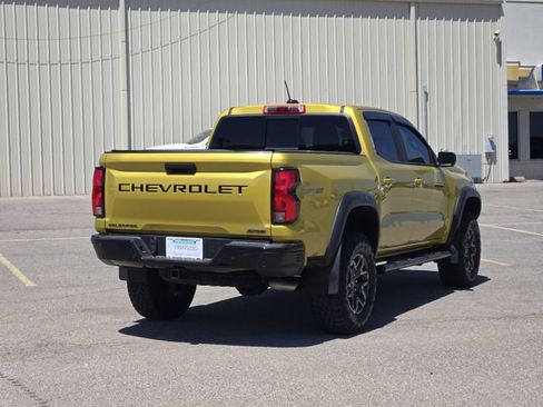 Used 2024 Chevrolet Colorado ZR2 w/ Technology Package AWD/4WD image 7