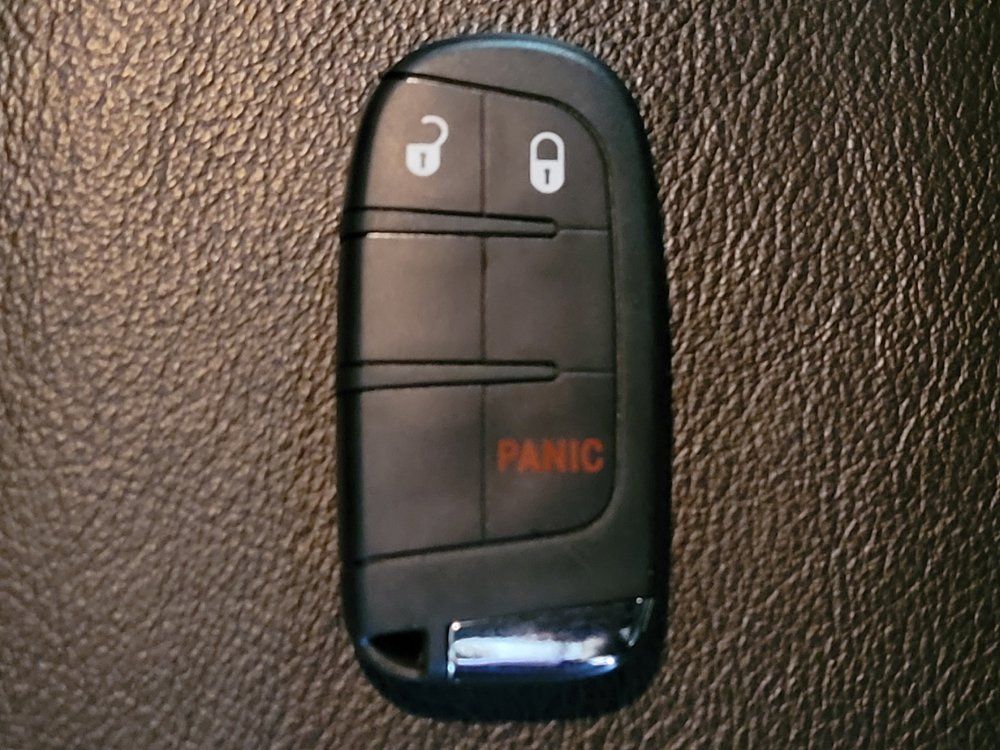 Used 2023 Jeep Compass Latitude AWD/4WD image 32
