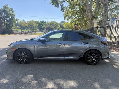 Used 2018 Honda Civic Sport Touring image 2