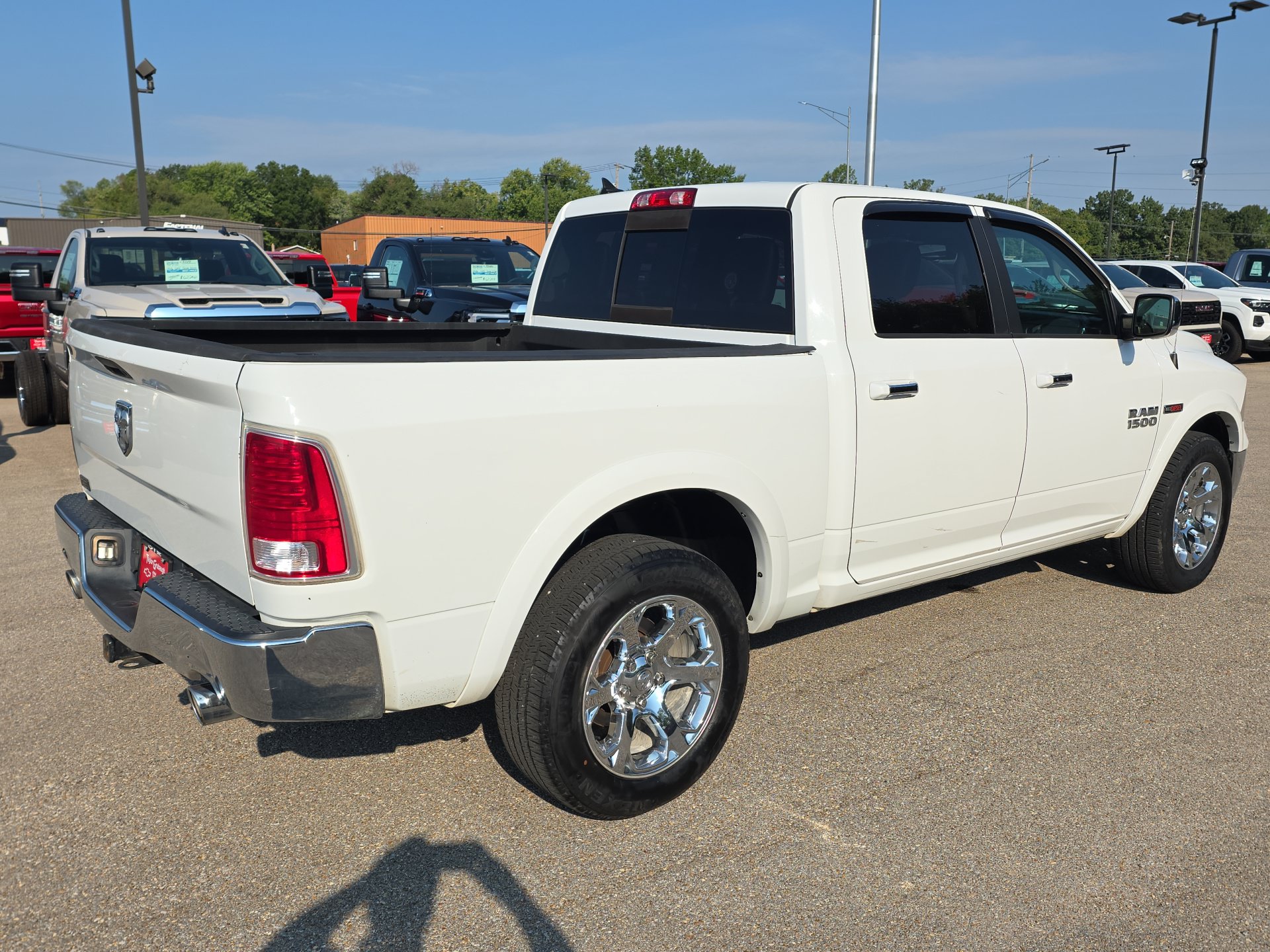 Used 2016 RAM 1500 Laramie w/ Convenience Group AWD/4WD image 9