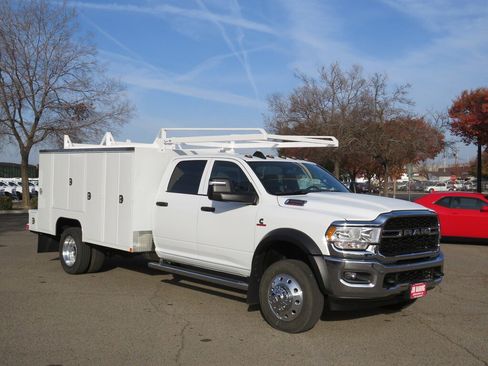 New 2023 RAM 4500 Tradesman w/ Chrome Appearance Group RWD image 2