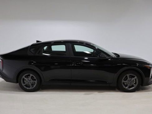 Used 2025 Kia K4 LXS image 9