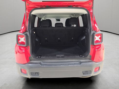Used 2023 Jeep Renegade Latitude AWD/4WD image 11
